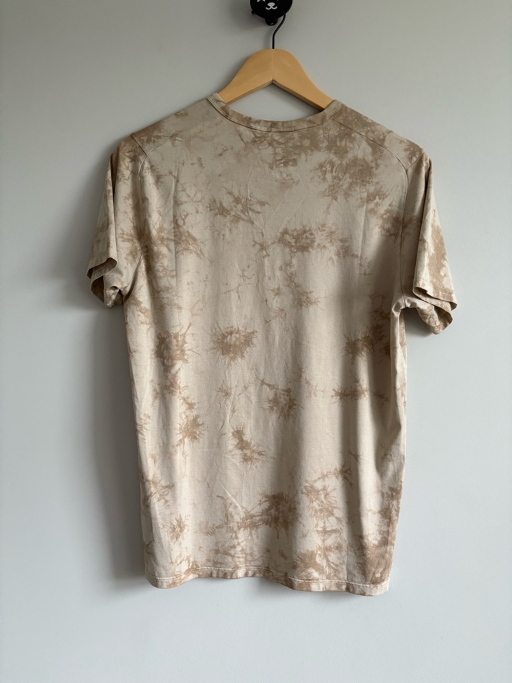 Lululemon Short Sleeve Tee - Picture 4 of 5